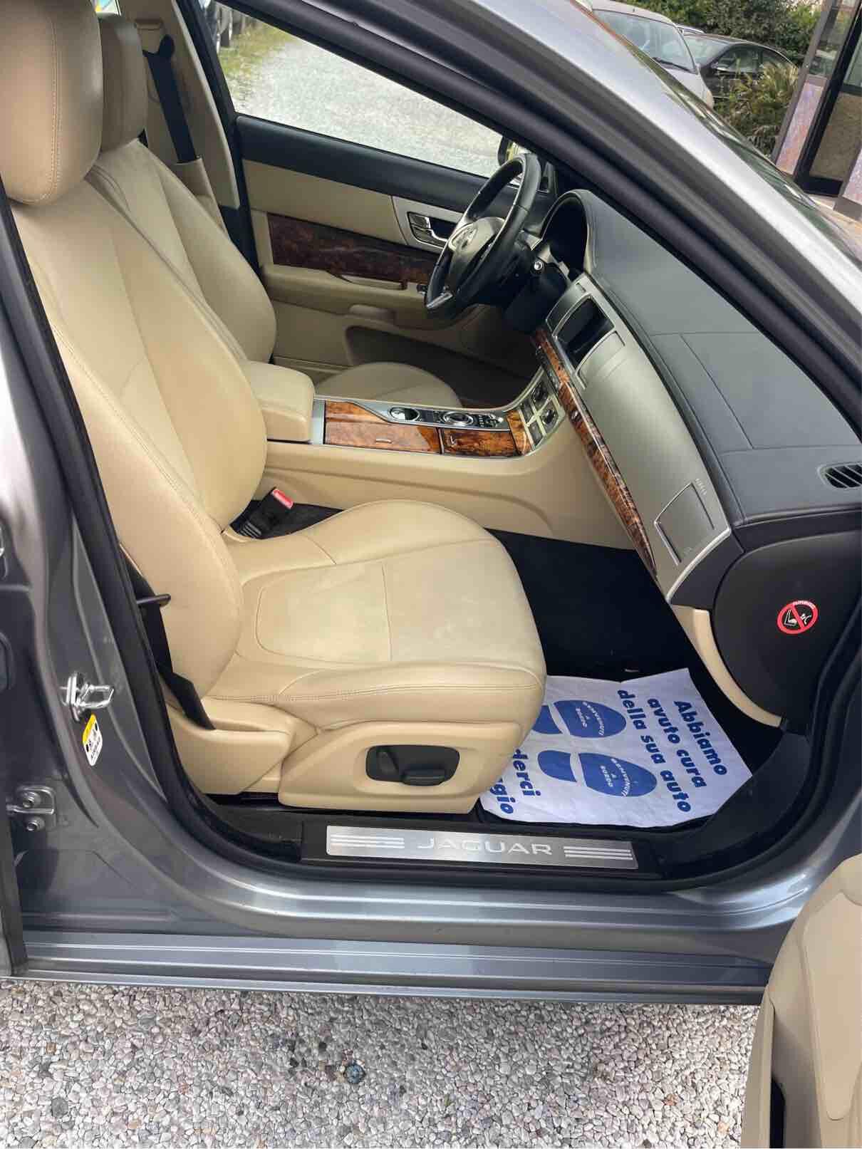 JAGUAR XF - AUTOMATICA -BUSINESS EDITION - 2.2 DIESEL