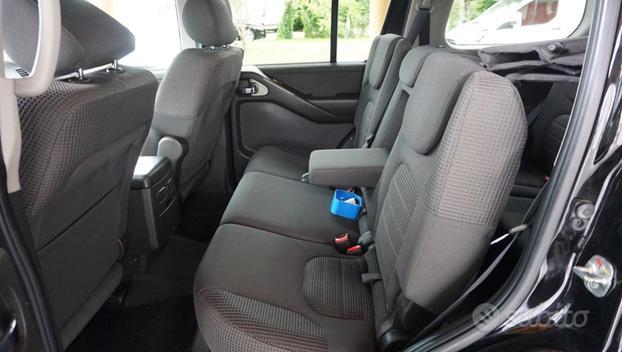 NISSAN Pathfinder 2.5 dCi LE