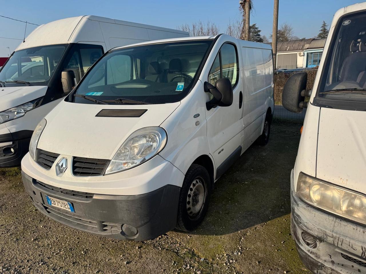 RENAULT TRAFIC ANNO 2011 MOTORE 2.0 DIESEL