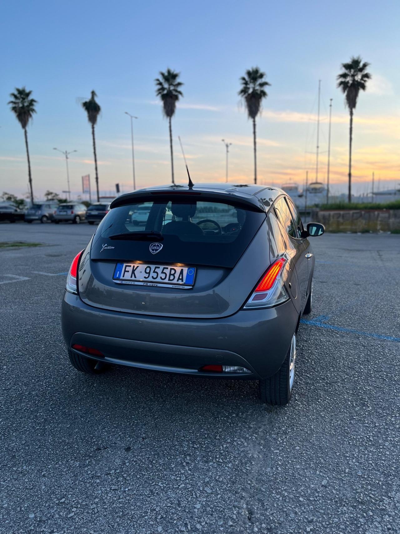 Lancia Ypsilon 0.9 TwinAir 85 CV 5 porte S&S DFN Gold