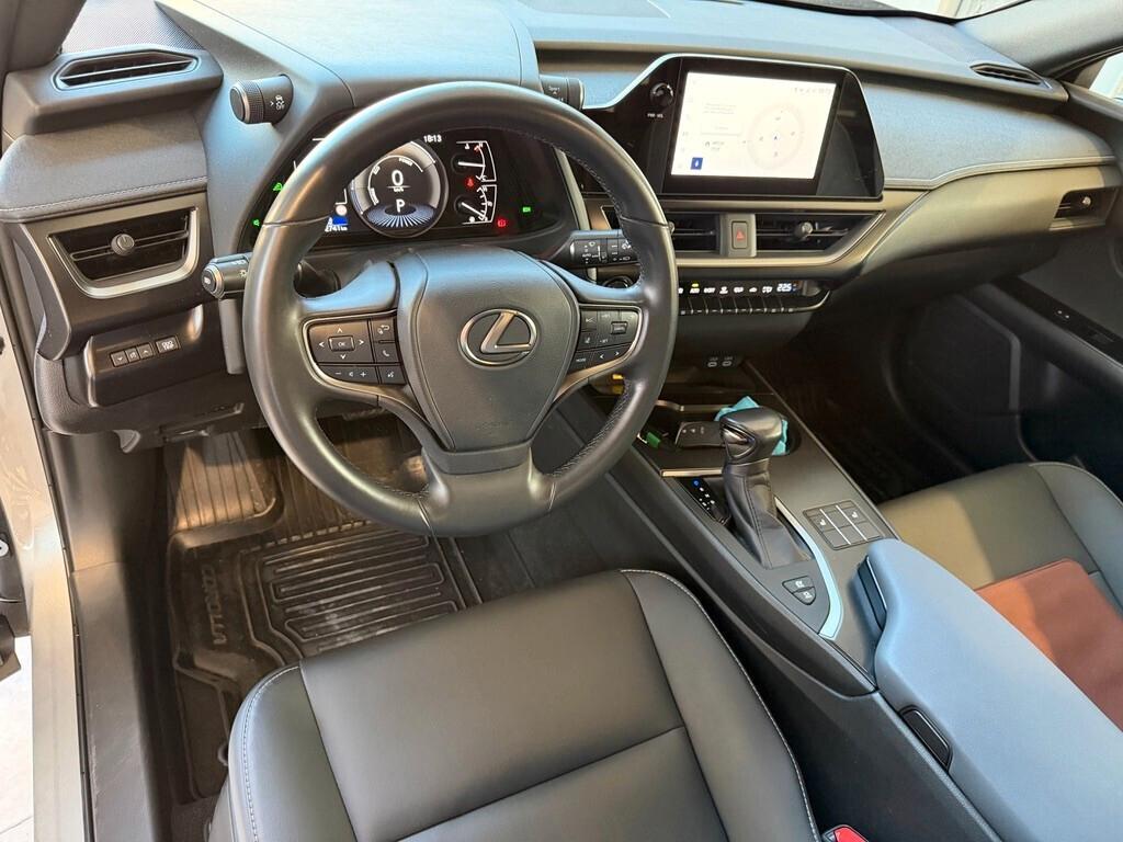 Lexus UX Hybrid 4WD Design