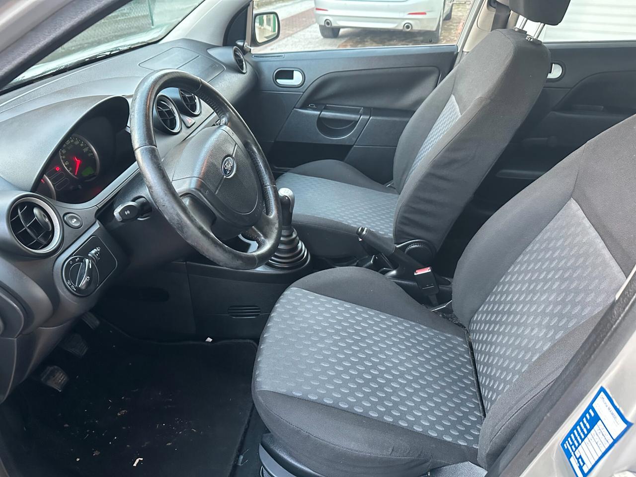 Ford Fiesta 1.4 TDCi NEOPATENTATI (12 RATE)