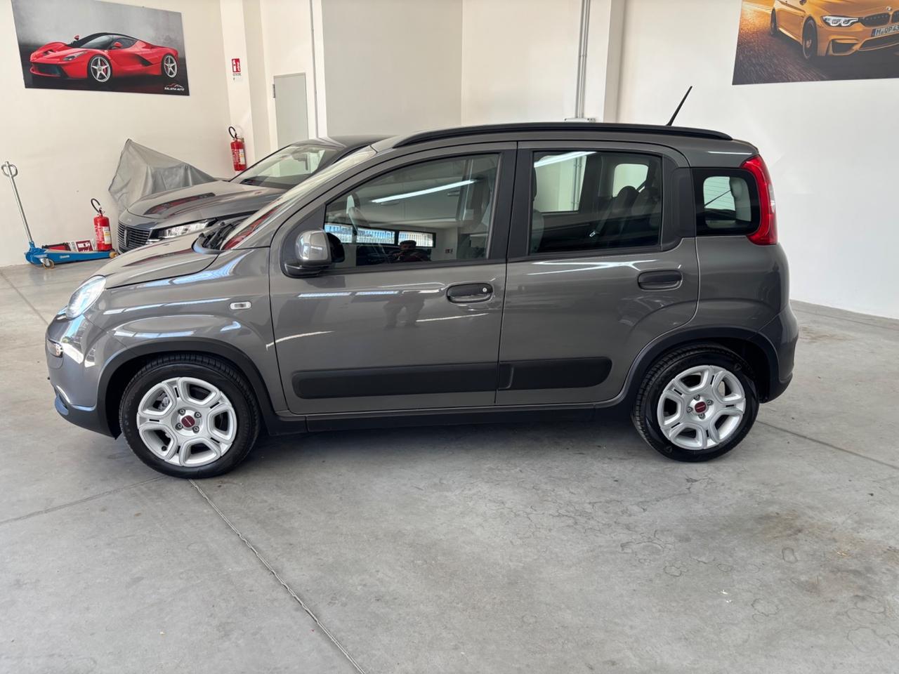 Fiat Panda 1.0 FireFly S&S Hybrid Garmin