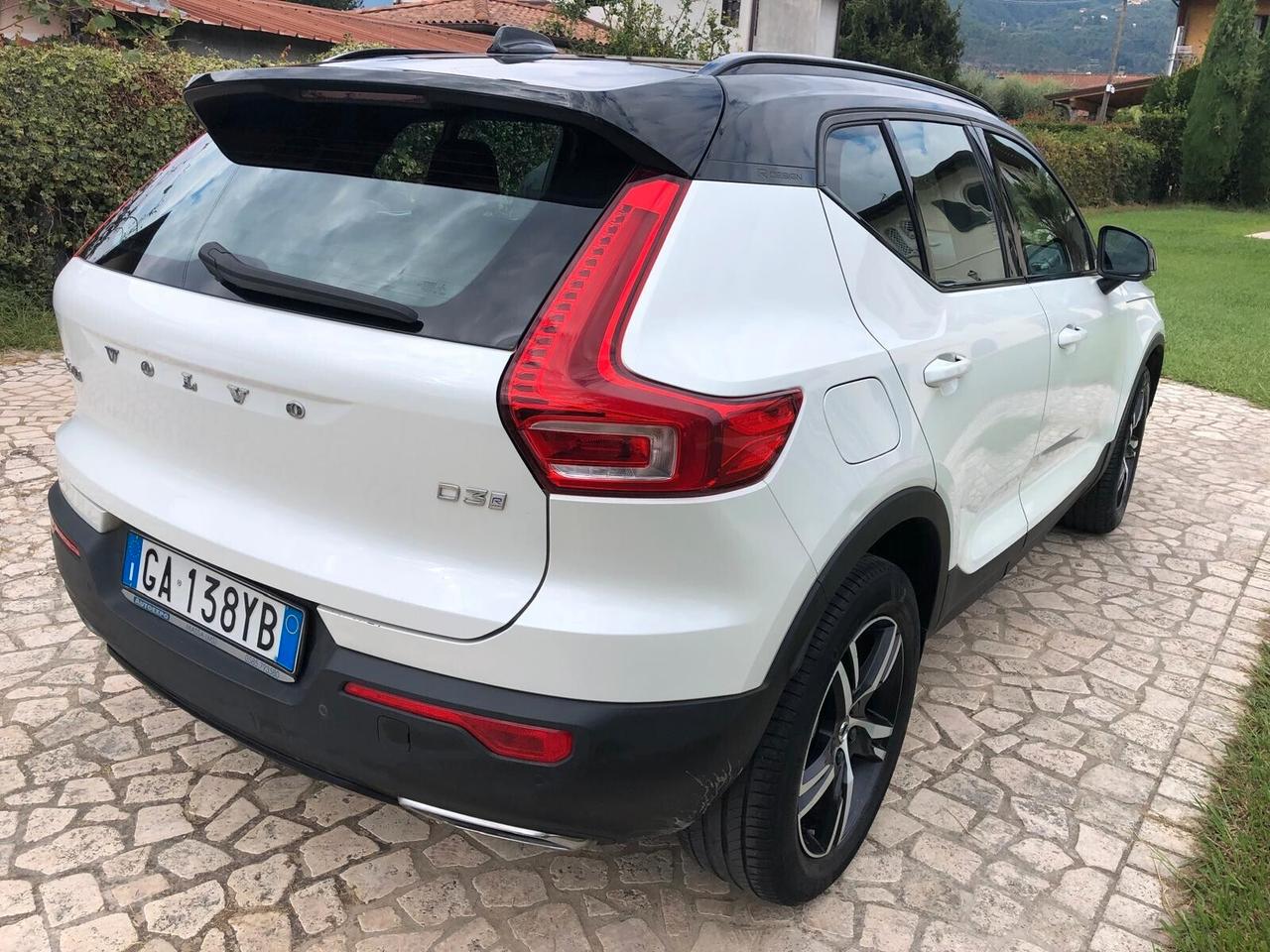 Volvo XC40 D3 Geartronic R-design UNICO PROPRIETARIO IVA DEDUCIBILE GARANZIA CONFORMGEST COMPLETA 12 MESI RINNOVABILE FINO A 60 MESI