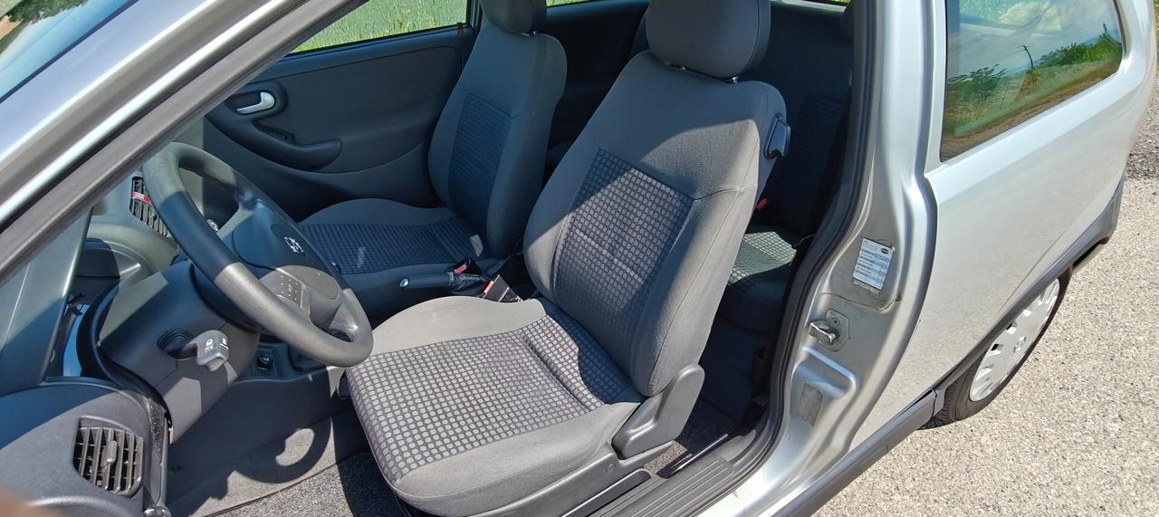 Opel Corsa 1.0 Benzina - Neopatentati