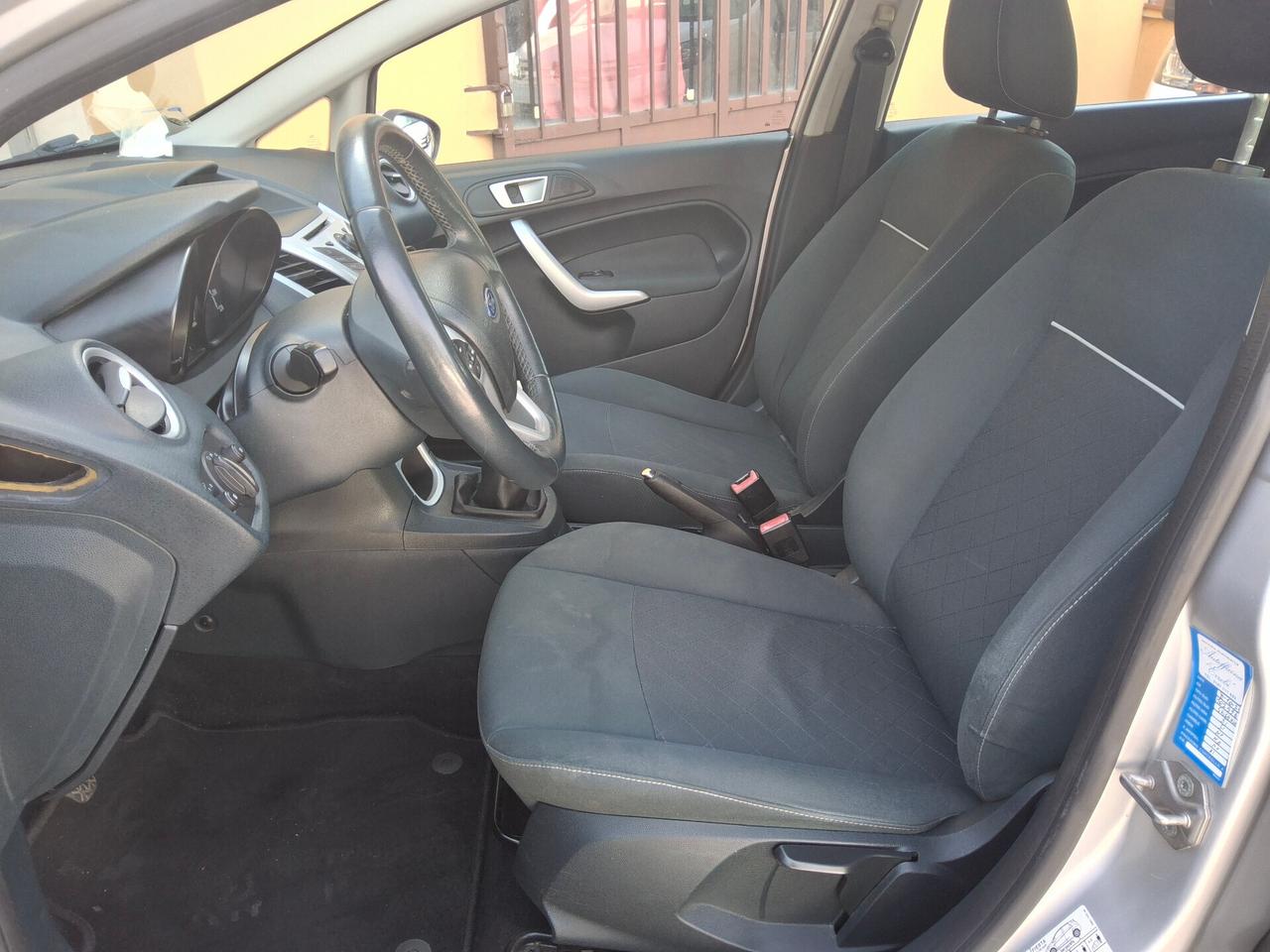 Ford Fiesta 1.2 82 CV 5pTitanium OK NEOPATENTATI