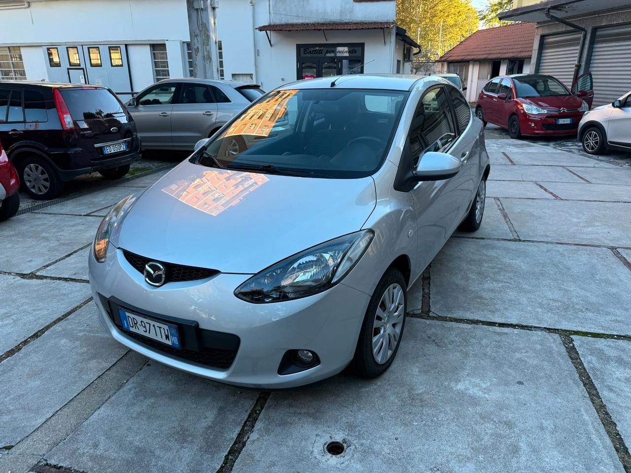 Mazda 2 1.4 play 3 porte ok per neopatentati