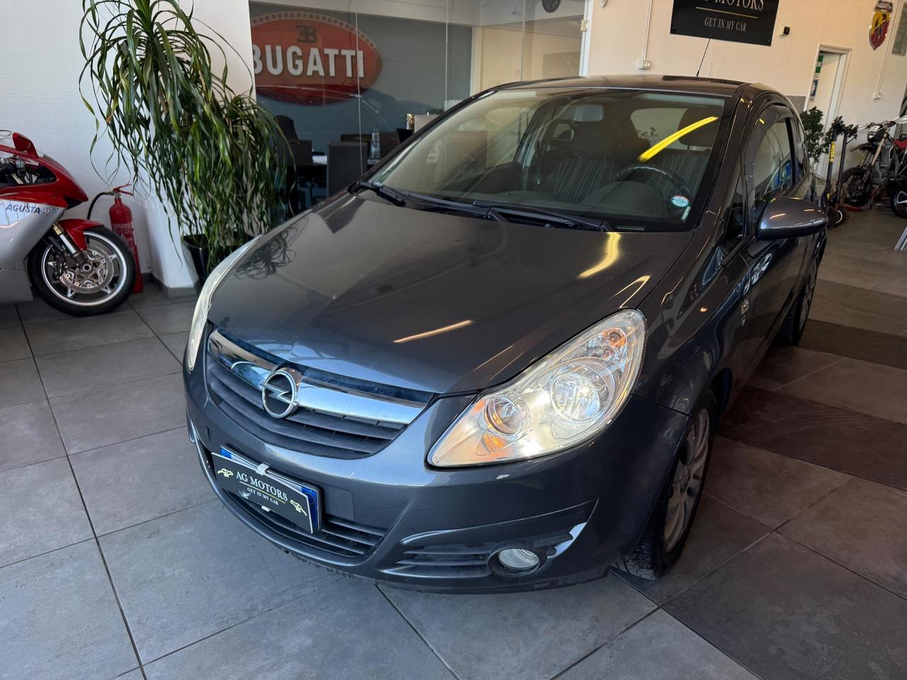 Opel Corsa 1.2 3 porte 123.000KM NEOPATENTATI