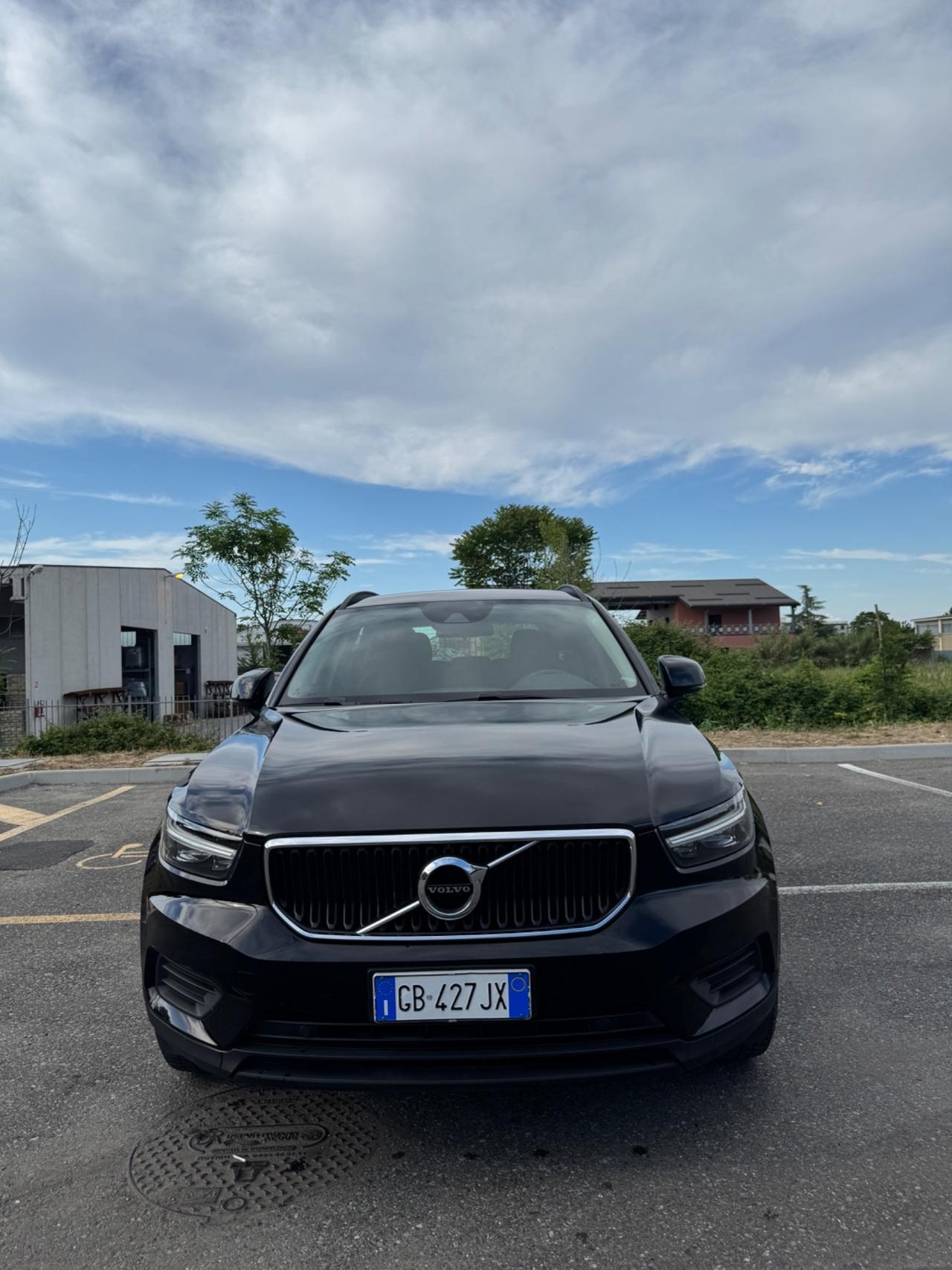 Volvo XC40 D3 AWD R-design N1