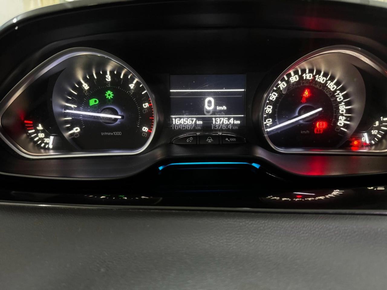 Peugeot 208 1.4 HDi 68 CV 5 porte Allure