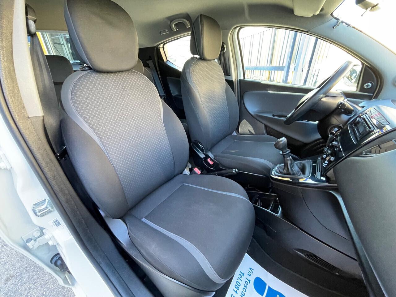 Lancia Ypsilon 1.2 69 CV 5 porte Gold