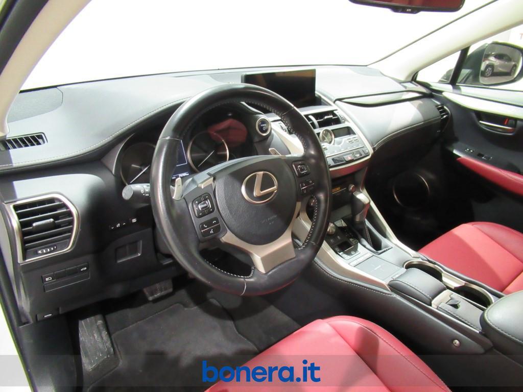 Lexus NX 300 300 2.5 Hybrid Premium 4WD CVT