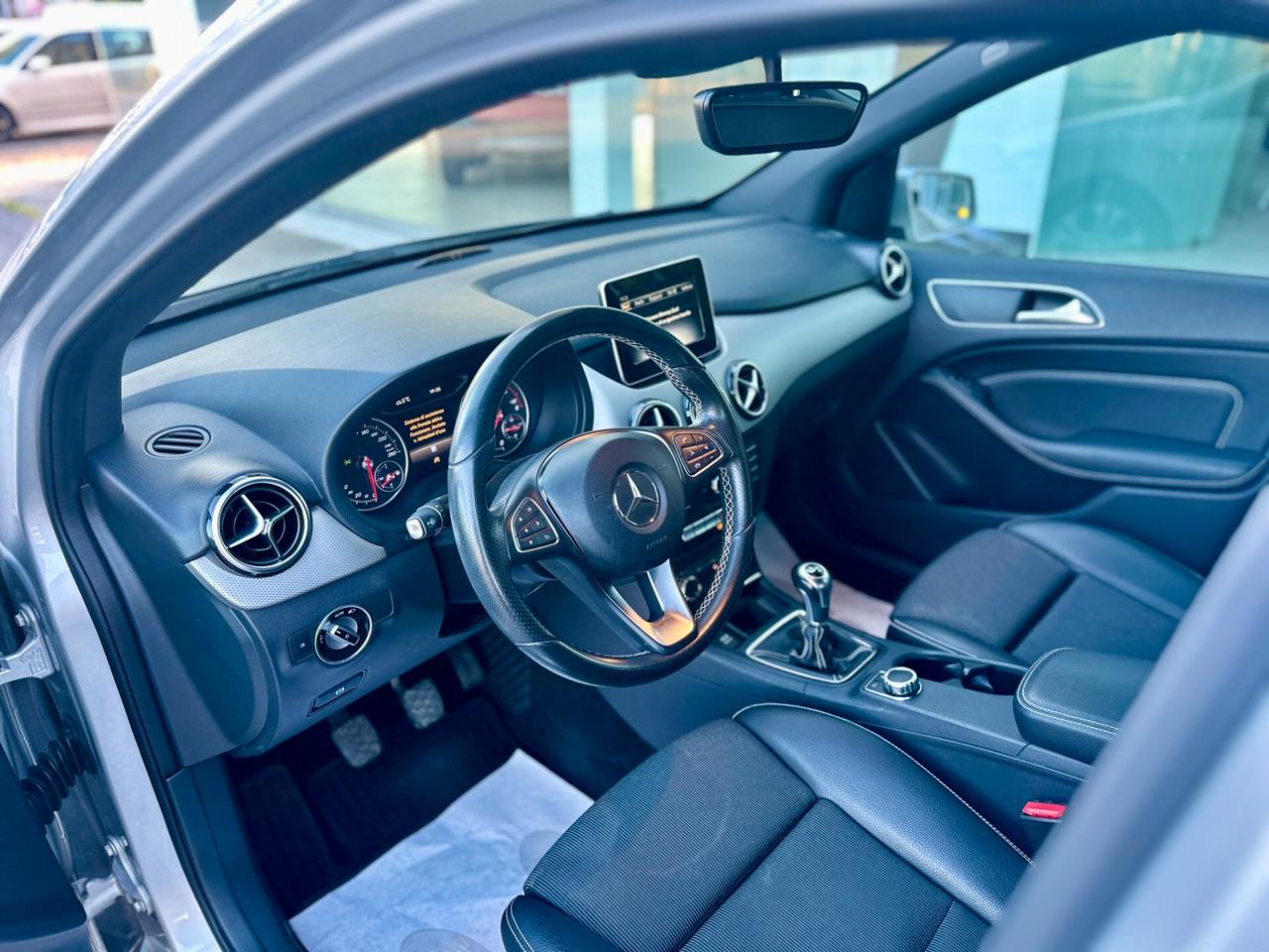Mercedes-benz B 180 B 180 d Premium