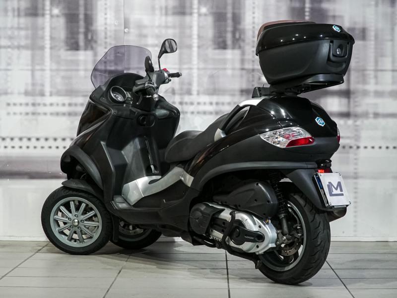 Piaggio MP3 400