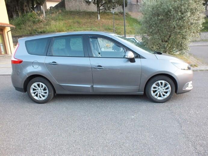 Renault Scenic 1.5 dCi*7 POSTI*UNIPRO*NAVI e BLUETOOTH di SERIE*