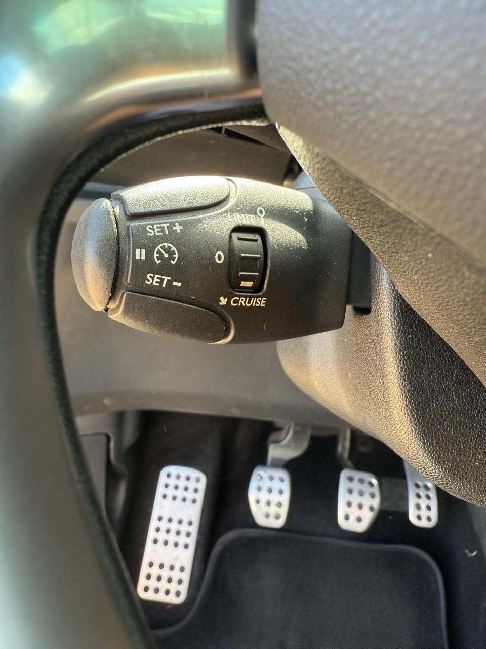 Ds DS3 DS 3 1.2 VTi 82 Just Black