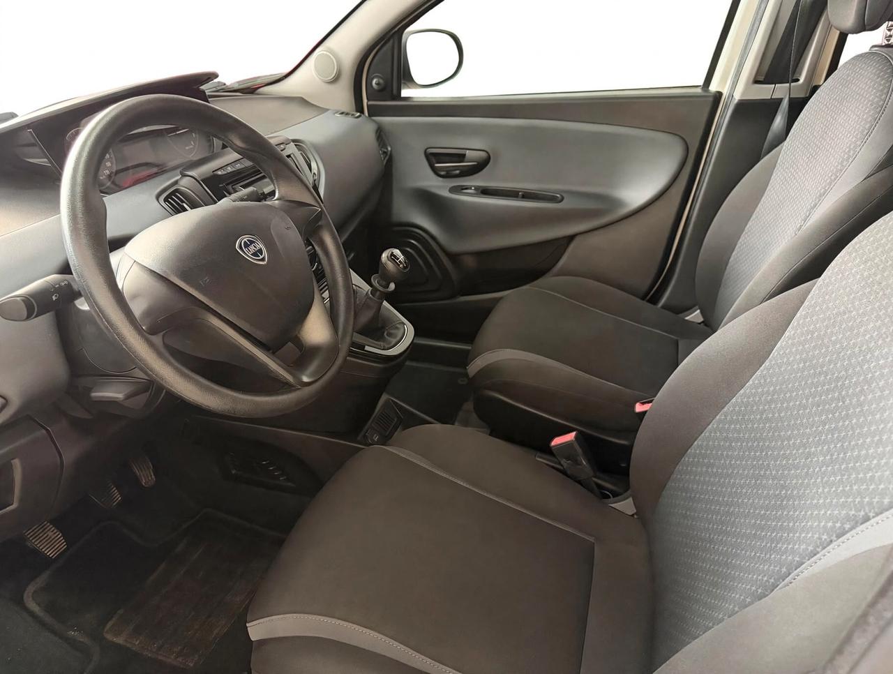 Lancia Ypsilon 1.2 69 CV 5 porte Silver