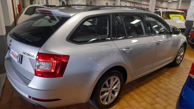 SKODA Octavia 1.6 TDI SCR DSG Wagon Executive NAVI