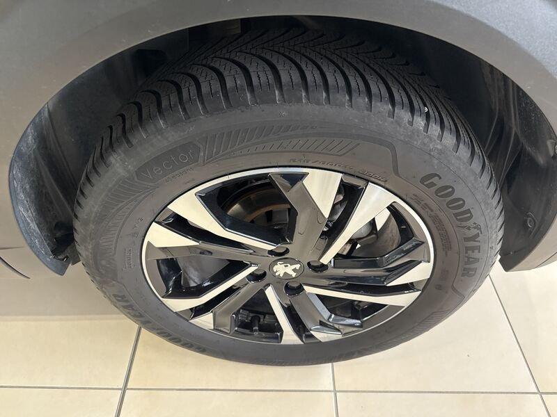 Peugeot 2008 PureTech 130 S&S Allure