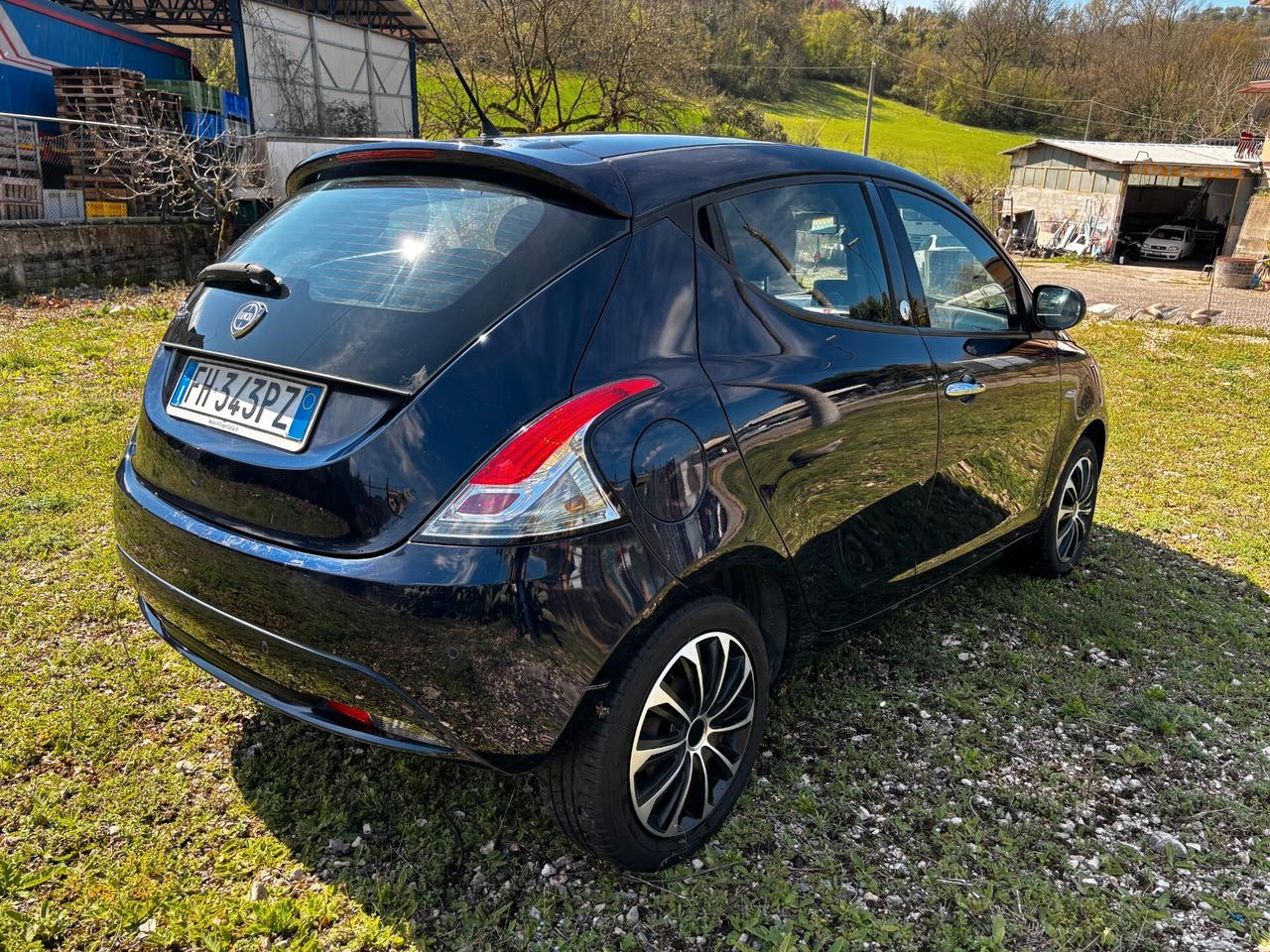 Lancia Ypsilon 1.2 69 CV 5 porte GPL Ecochic Gold