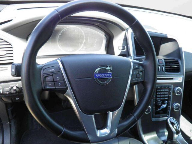 VOLVO XC60 XC60 2.4 D4 AWD GEARTRONIC MOMENTUM