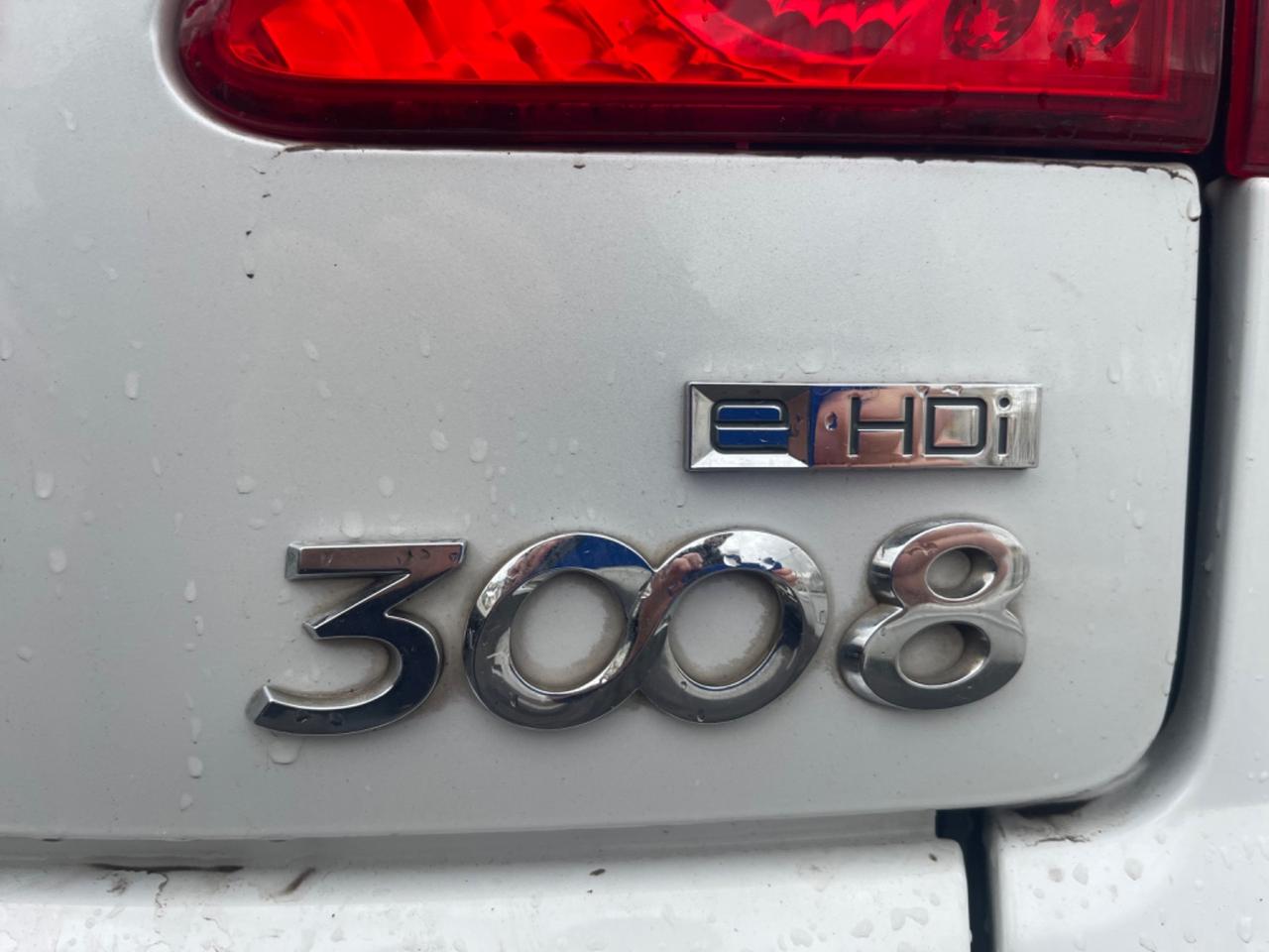 Peugeot 3008 1.6 e-HDi 112CV cambio robotizzato Stop&Start Allure