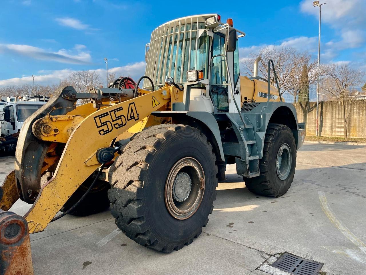 PALA GOMMATA LIEBHERR L 554 -