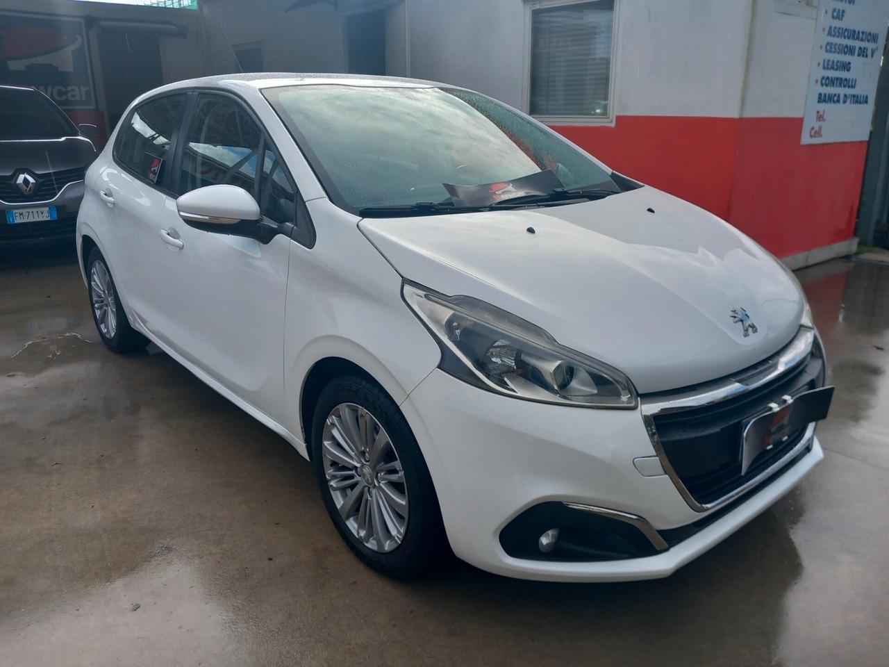 Peugeot 208 PureTech 82 5 porte Active km 96000 garanzia