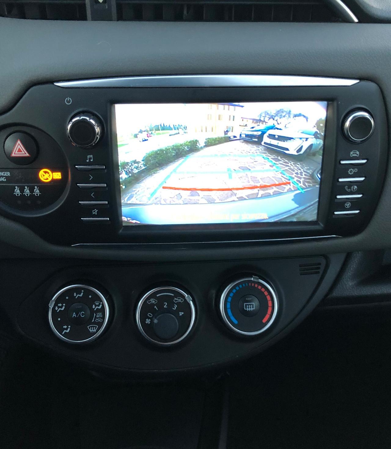 Toyota Yaris 1.0 72 CV 5 porte Lounge