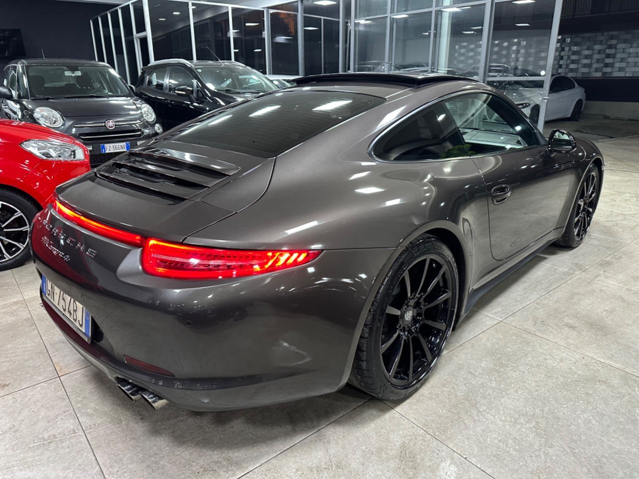 Porsche 911 3.4 Carrera 4 Coupé Scarichi Tetto 2015