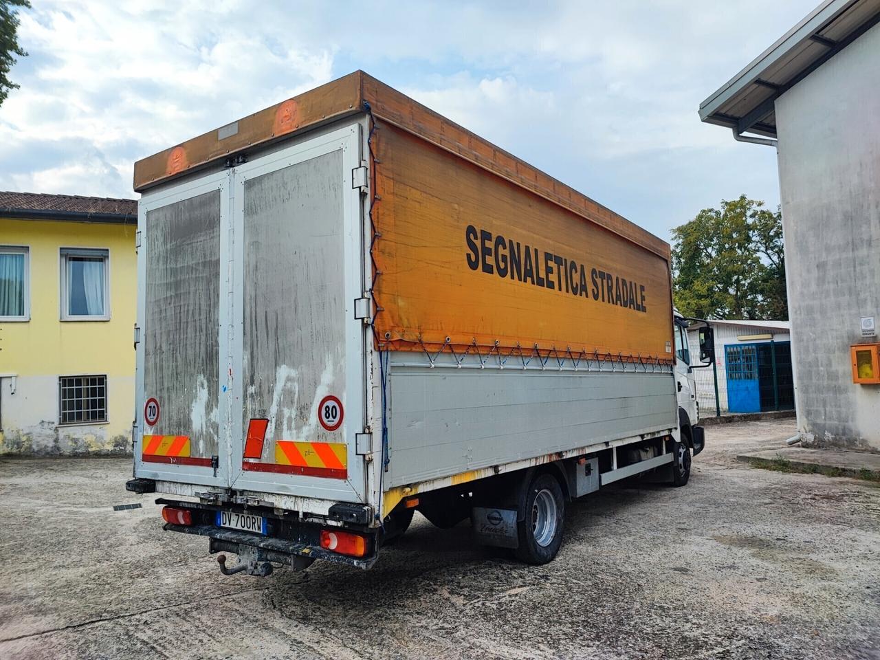 Nissan Atleon KM 271.000 Gancio Traino