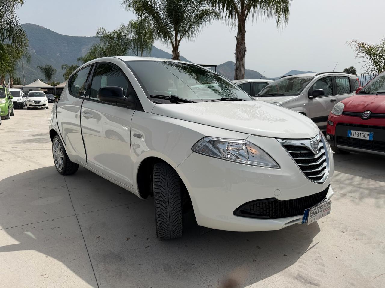 LANCIA YPSILON 2015 1.2 BENZINA 69 CV