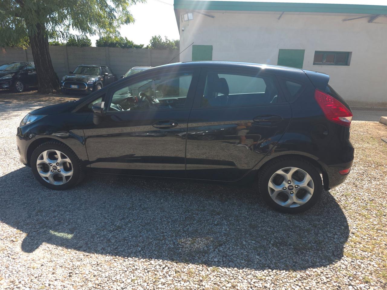 Ford Fiesta 1.4 TDCi 70CV 5 porte Titanium