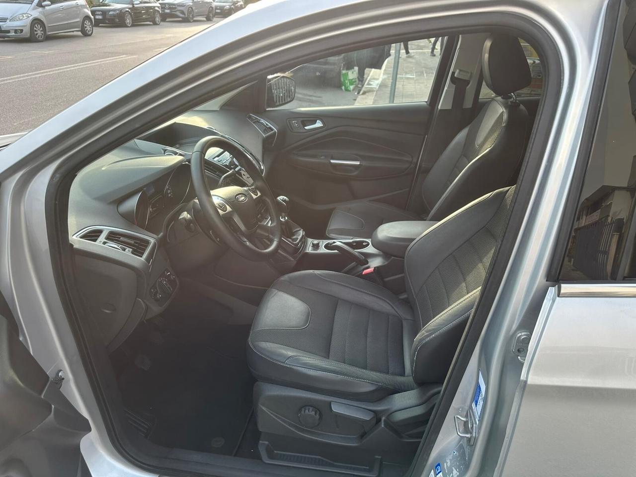 Ford Kuga 2.0 TDCI 120 CV S&S 2WD Titanium