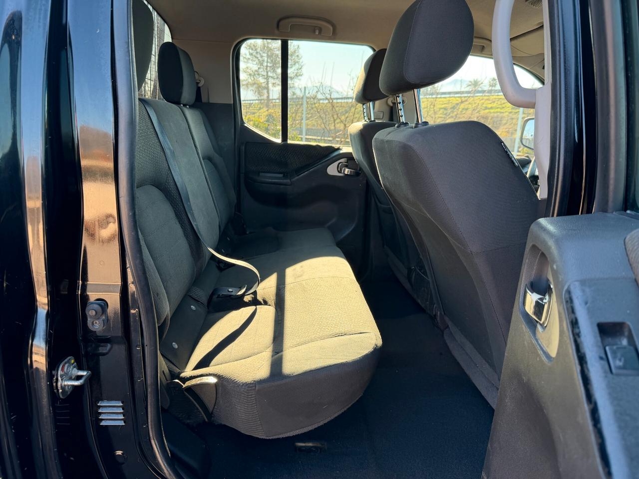 NISSAN NAVARA 4x4 ANNO 2012 2.5 DIESEL 190 CV