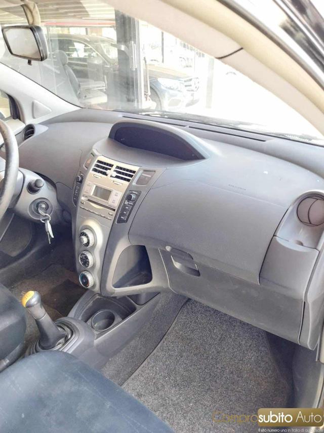 TOYOTA Yaris 1.3 3 porte