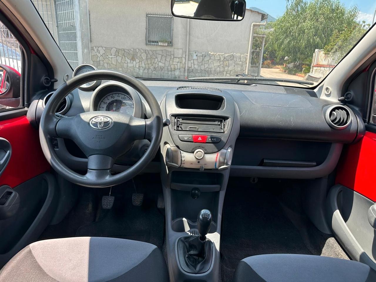 Toyota Aygo 1.0 12V VVT-i 5 porte Sol-02/2006