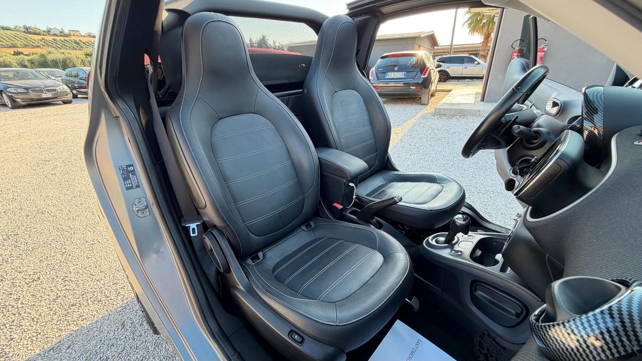 Smart ForTwo 70 cv cabrio Prime allestimento BRABUS 93.116 km