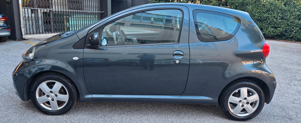 Toyota Aygo 1.0 12V VVT-i 3 porte Sol