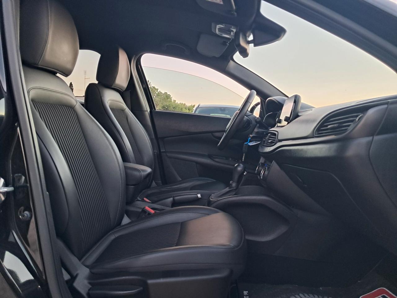 Fiat TIPO 1.6-Mtj 120CV-DCT *S-DESIGN*PELLE*NAVI*LED