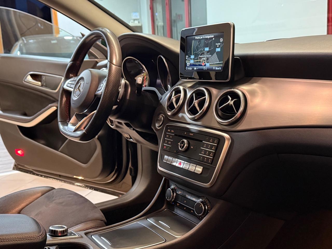 Mercedes-benz CLA 200 d 4Matic Automatic Premium AMG