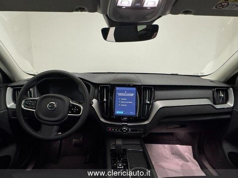 Volvo XC60 B4 (d) automatico Plus Dark - KM0