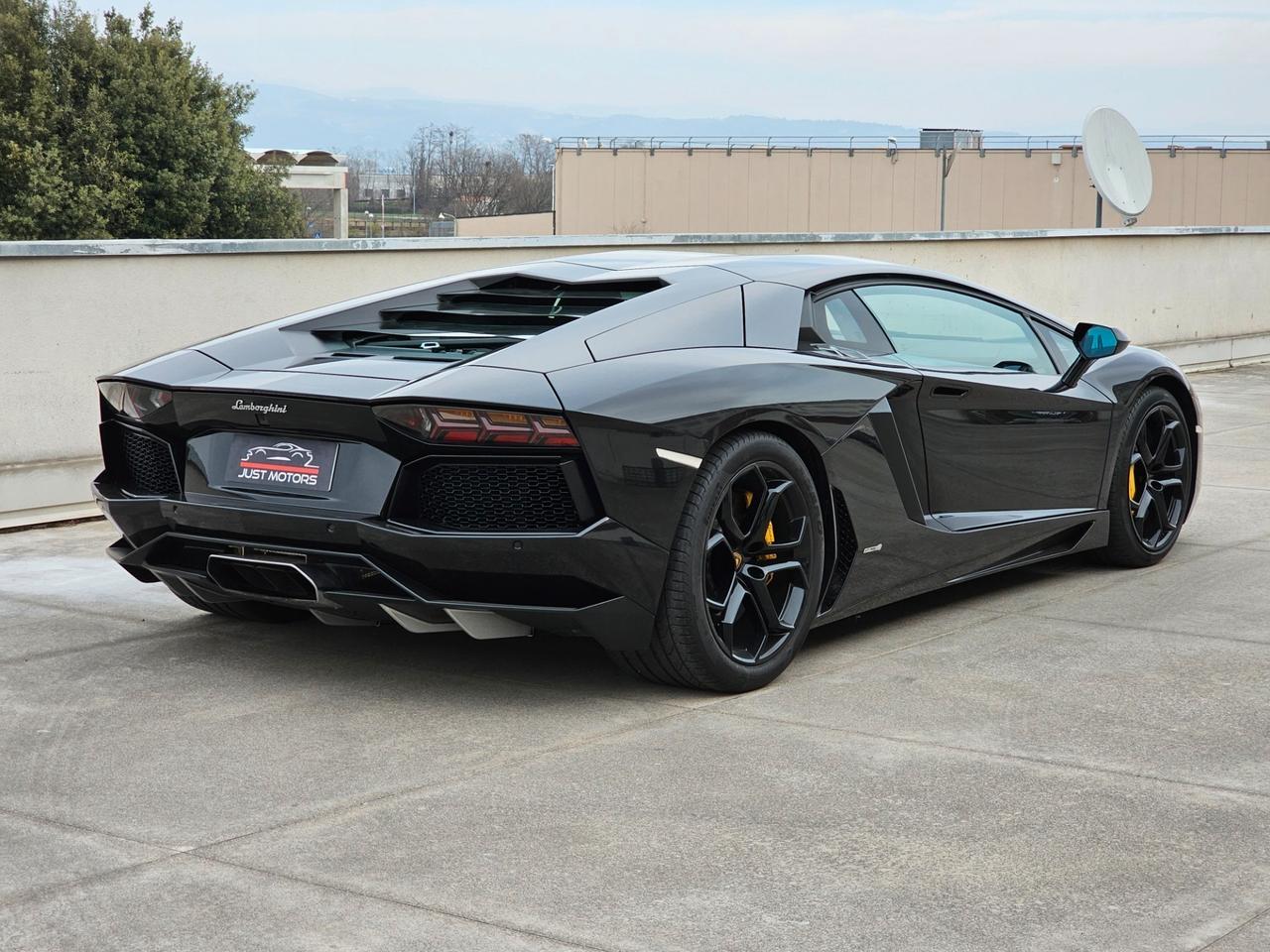 Lamborghini Aventador 6.5 V12 LP700-4
