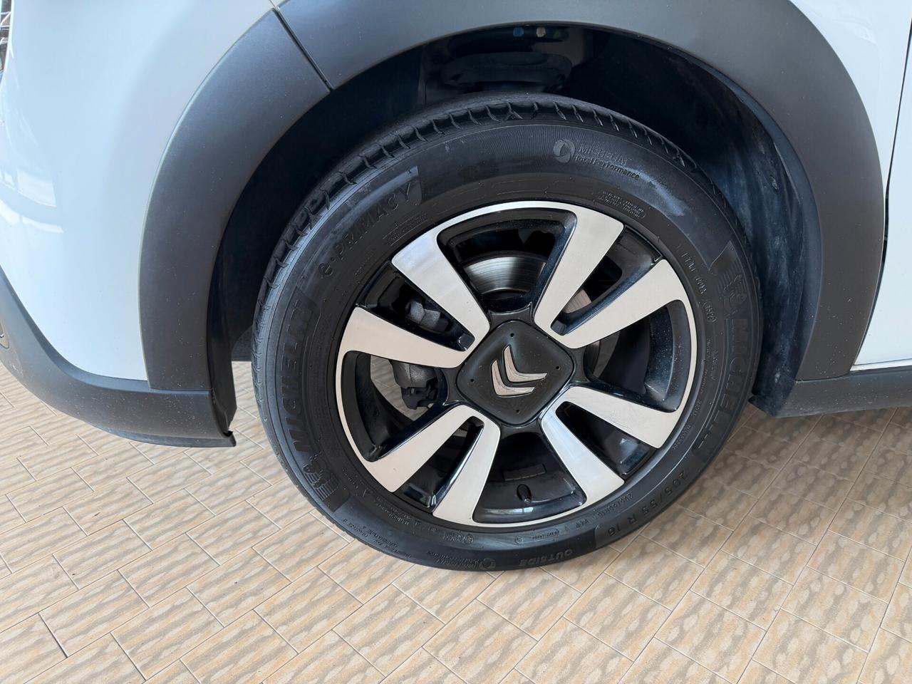 Citroen C3 1.2 83cv Shine Km43000 Neopatentati Bicolore