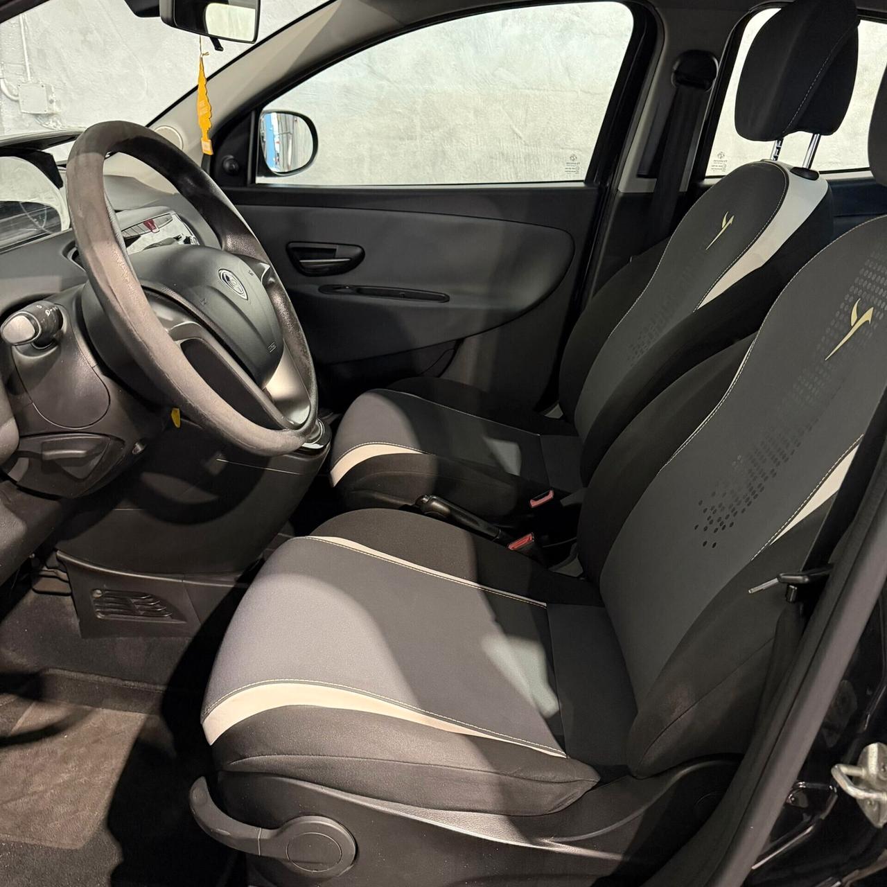 Lancia Ypsilon 1.2 69 CV 5 porte Elefantino