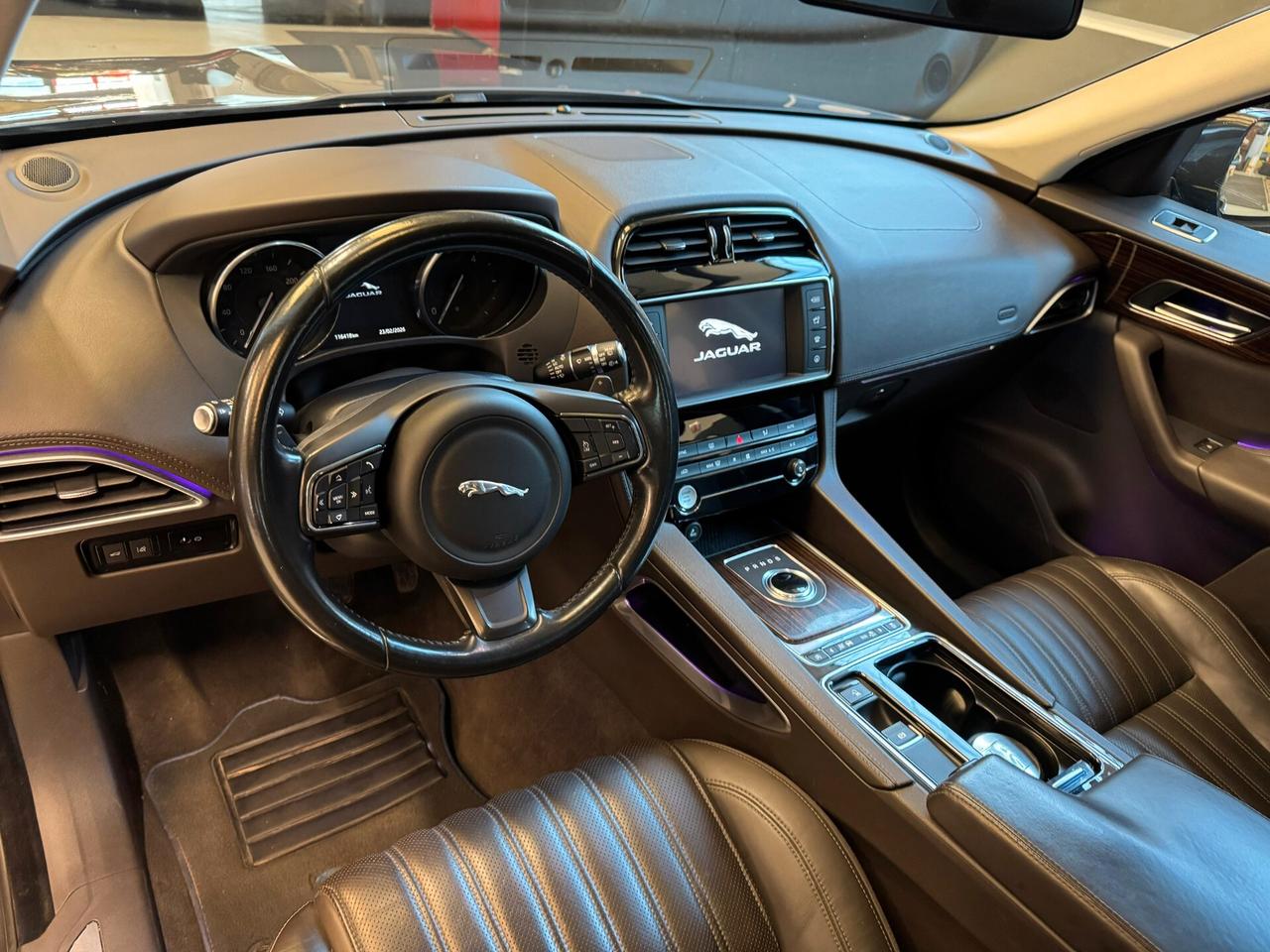 Jaguar F-Pace 2.0 D Prestige