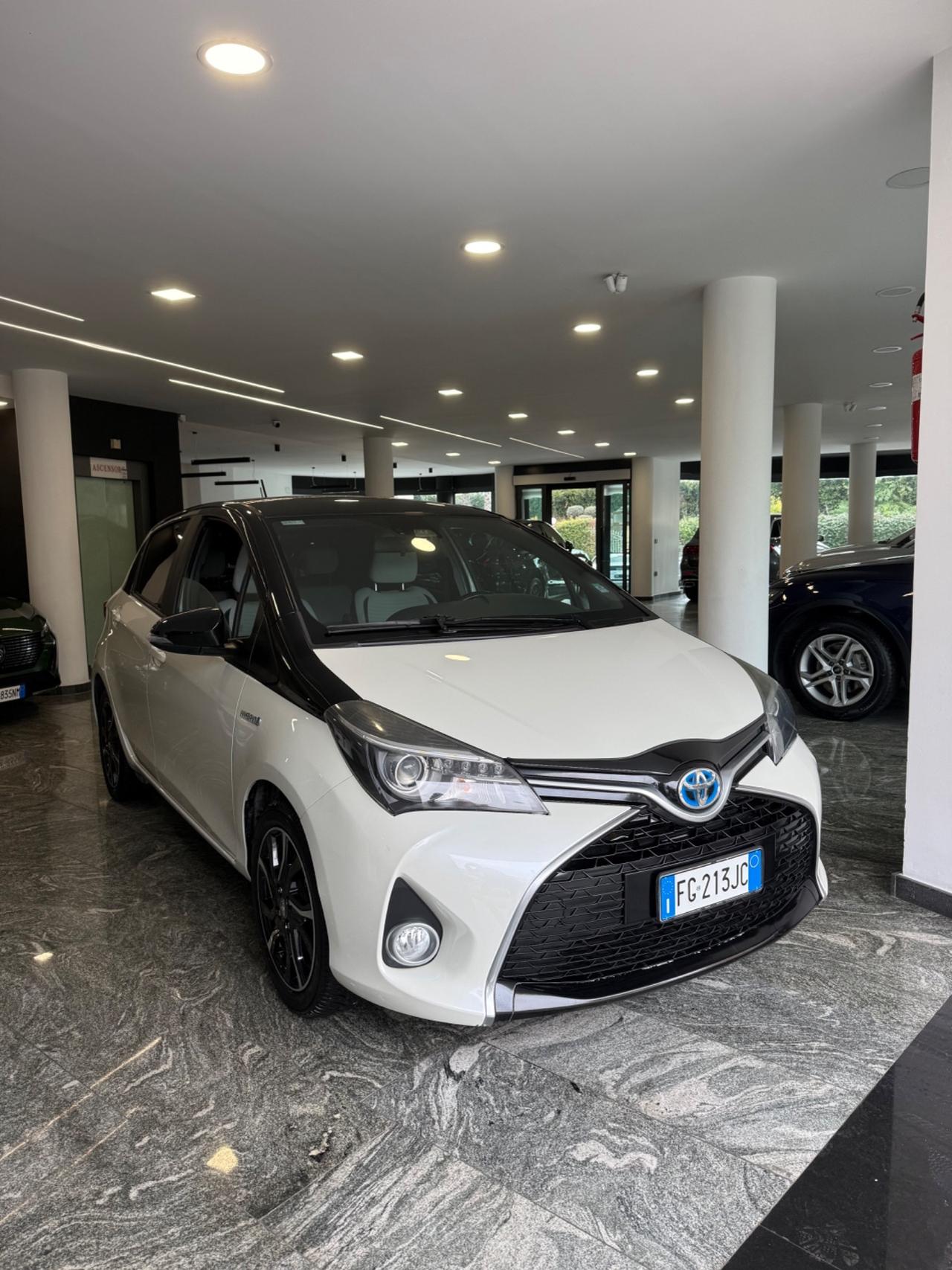 Toyota Yaris 1.5 Hybrid 5 porte Trend Platinum Edition