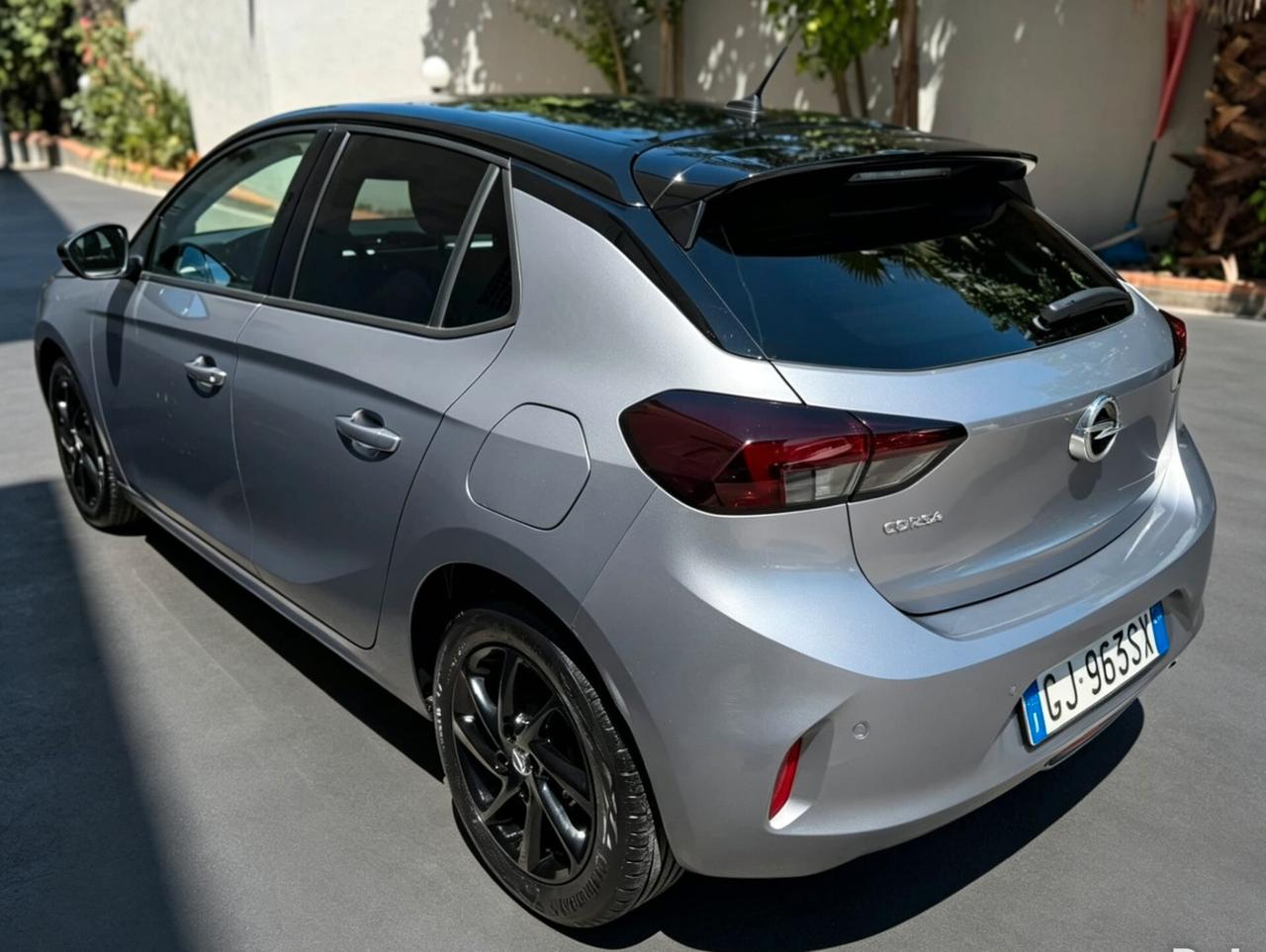 Opel Corsa 1.2 Design & Tech