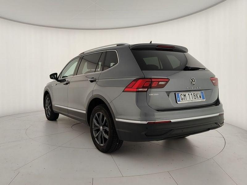 Volkswagen Tiguan Allspace 2.0 TDI SCR DSG Life 7P - IVA DEDUCIBILE