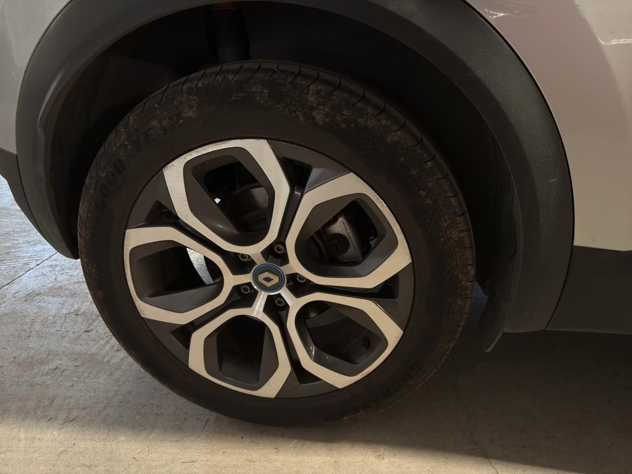 Renault Captur Plug-in Hybrid E-Tech 160 CV Initiale Paris